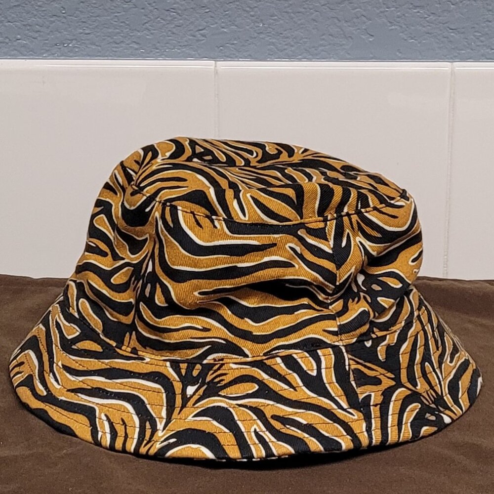 Steve Madden bucket hat with animal stripes